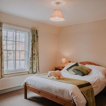 Bed and Breakfast The White Bear Devizes Exterior foto