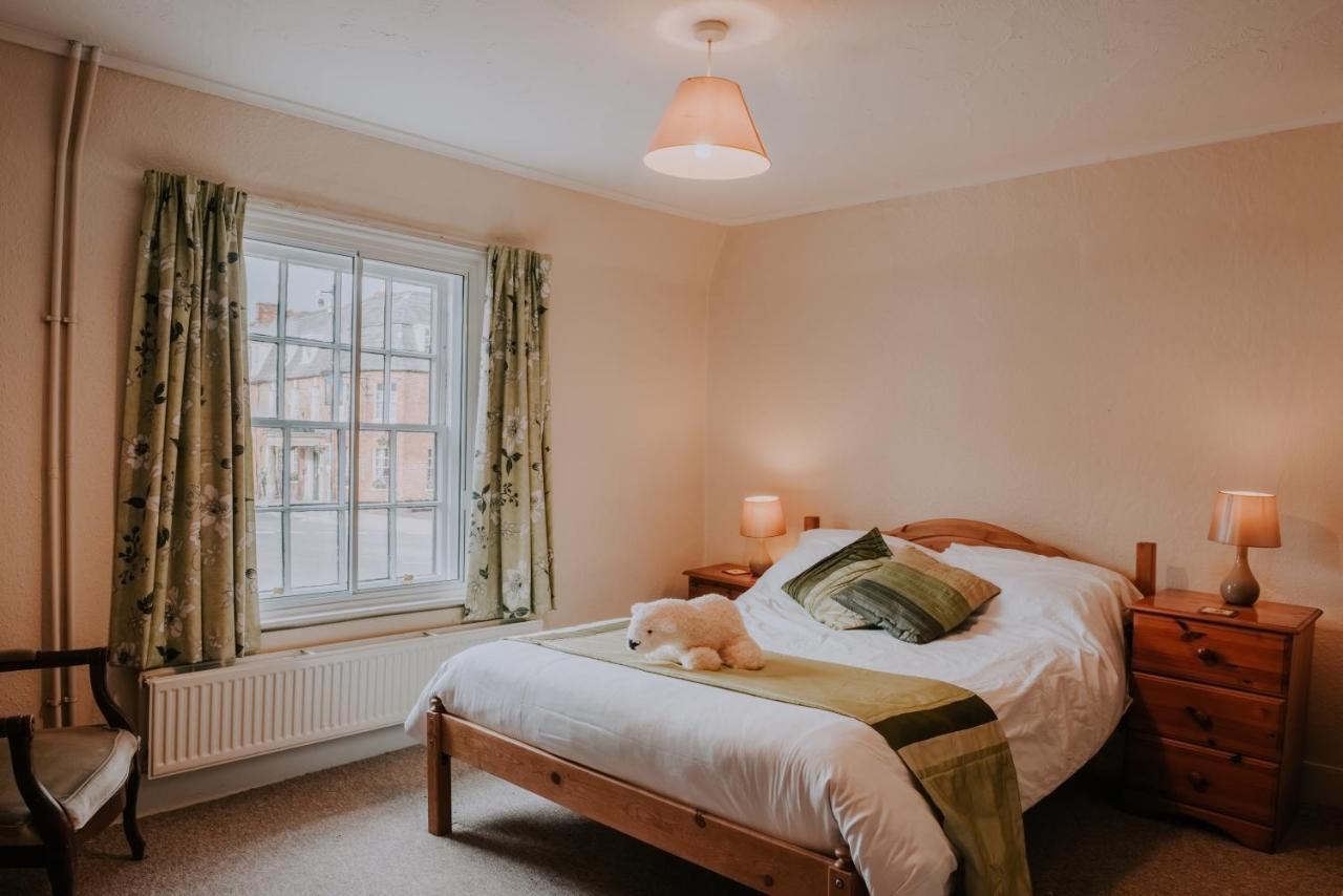 Bed and Breakfast The White Bear Devizes Exterior foto