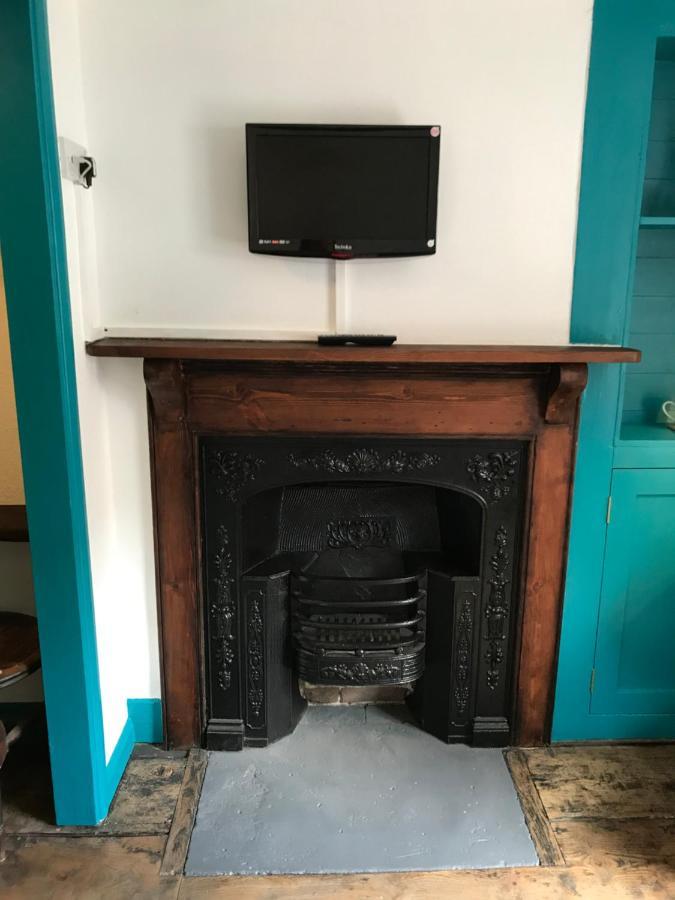 Bed and Breakfast The White Bear Devizes Exterior foto